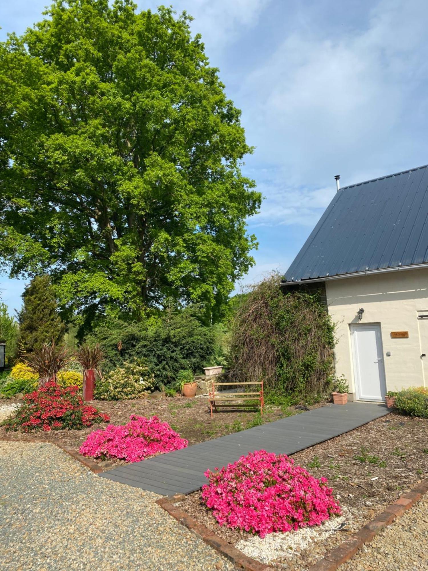 Spacious, Rustic Studio Space For 2 Persons Saint-Cyr-du-Bailleul Exterior foto